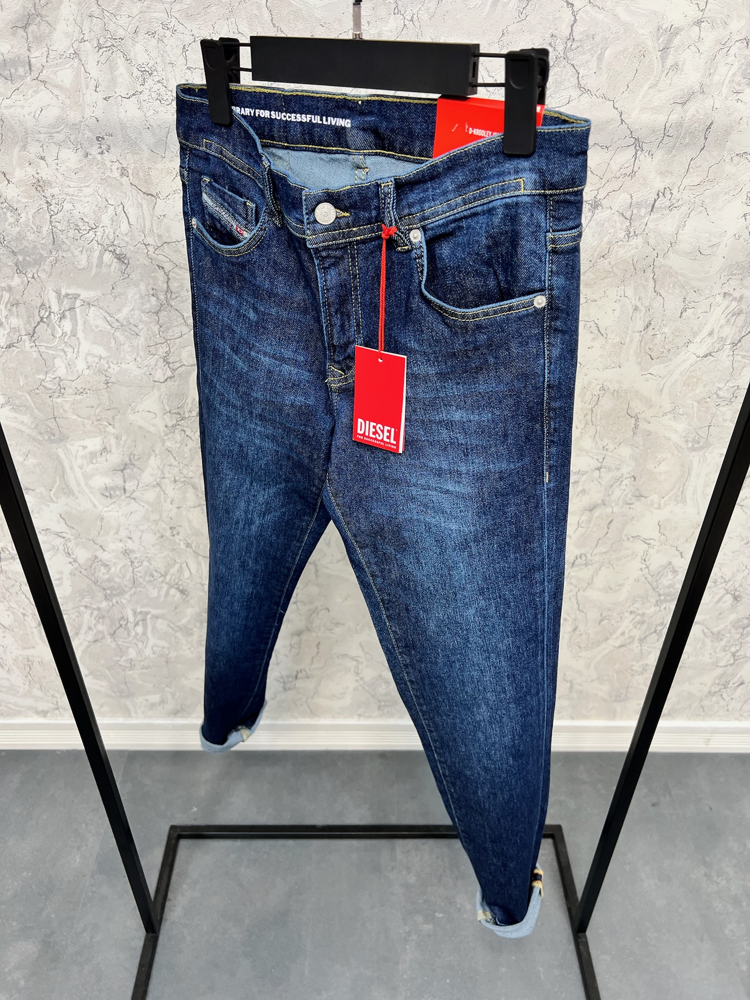 Erkek%20Slim%20Fit%20Kot%20Pantolon%2024C06