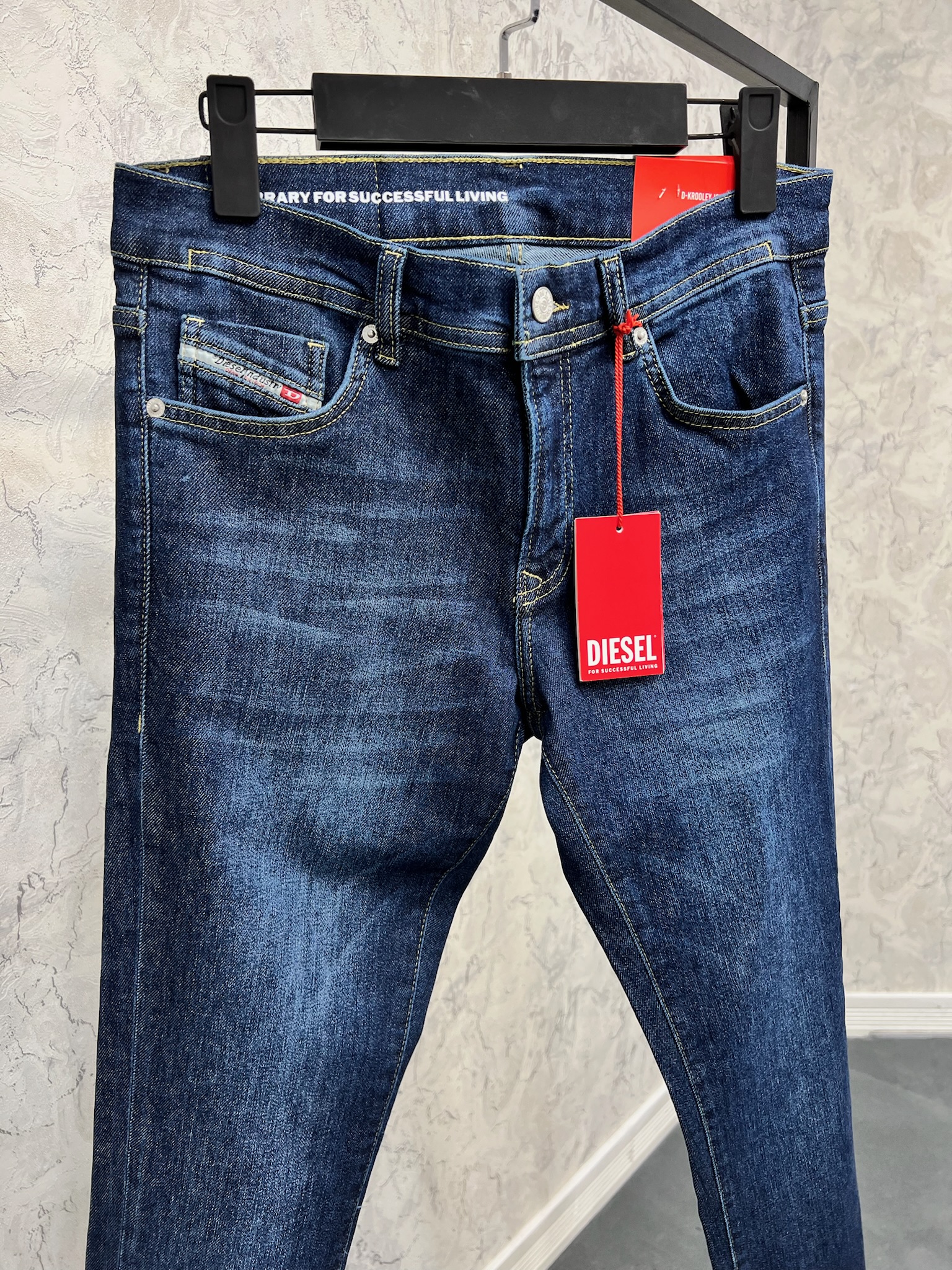 Erkek%20Slim%20Fit%20Kot%20Pantolon%2024C06
