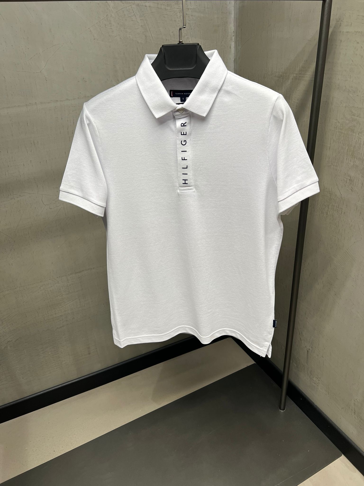 Erkek%20Normal%20%20Fit%20Polo%20Yaka%20T-shirt%208207B