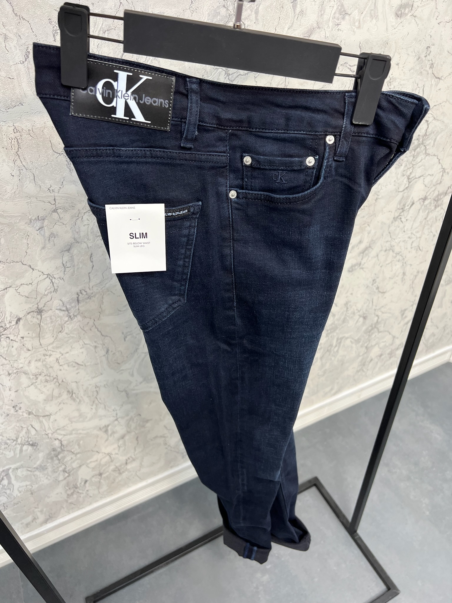 Erkek%20Slim%20Fit%20Kot%20Pantolon%2024C04