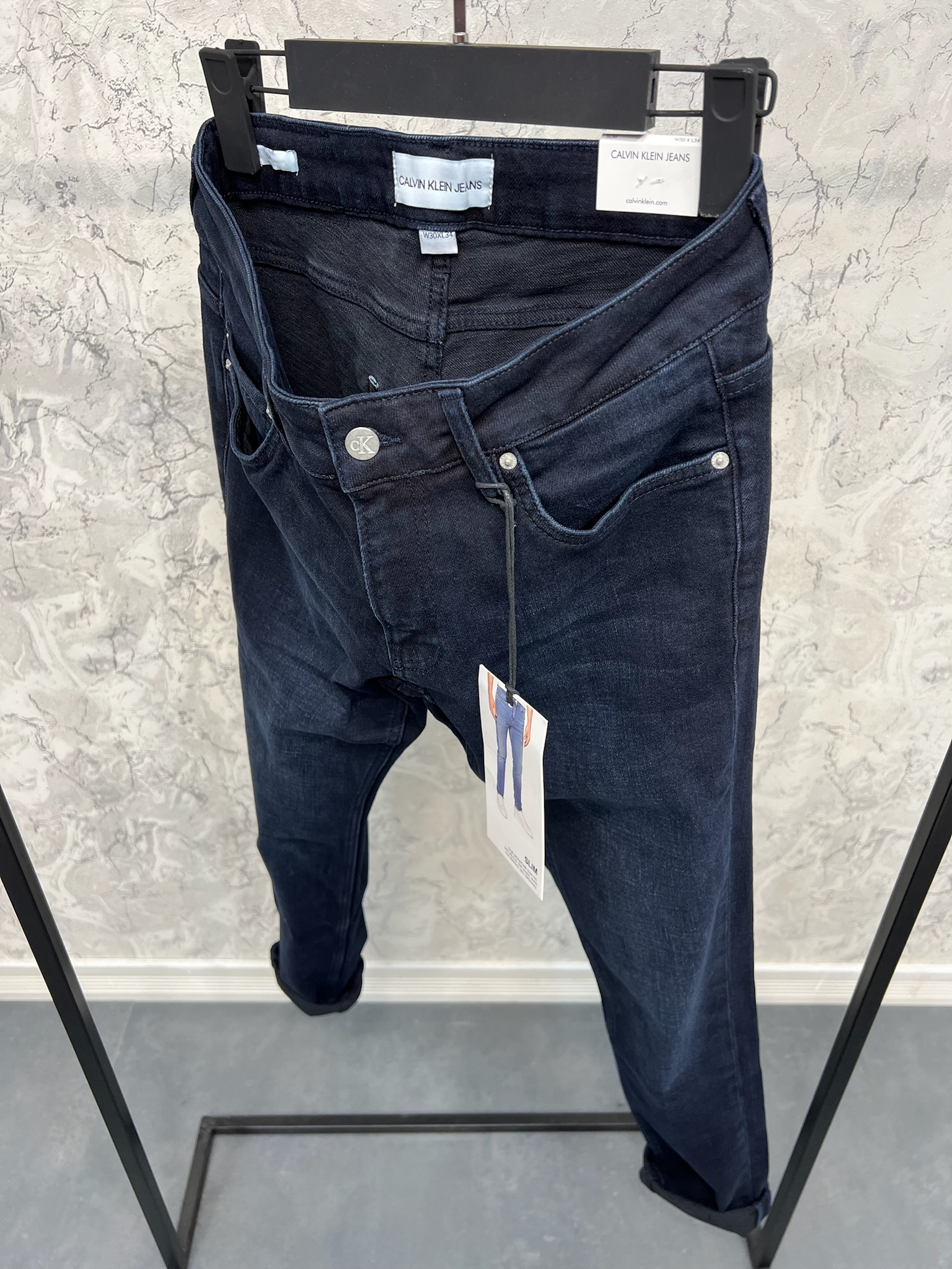 Erkek%20Slim%20Fit%20Kot%20Pantolon%2024C04