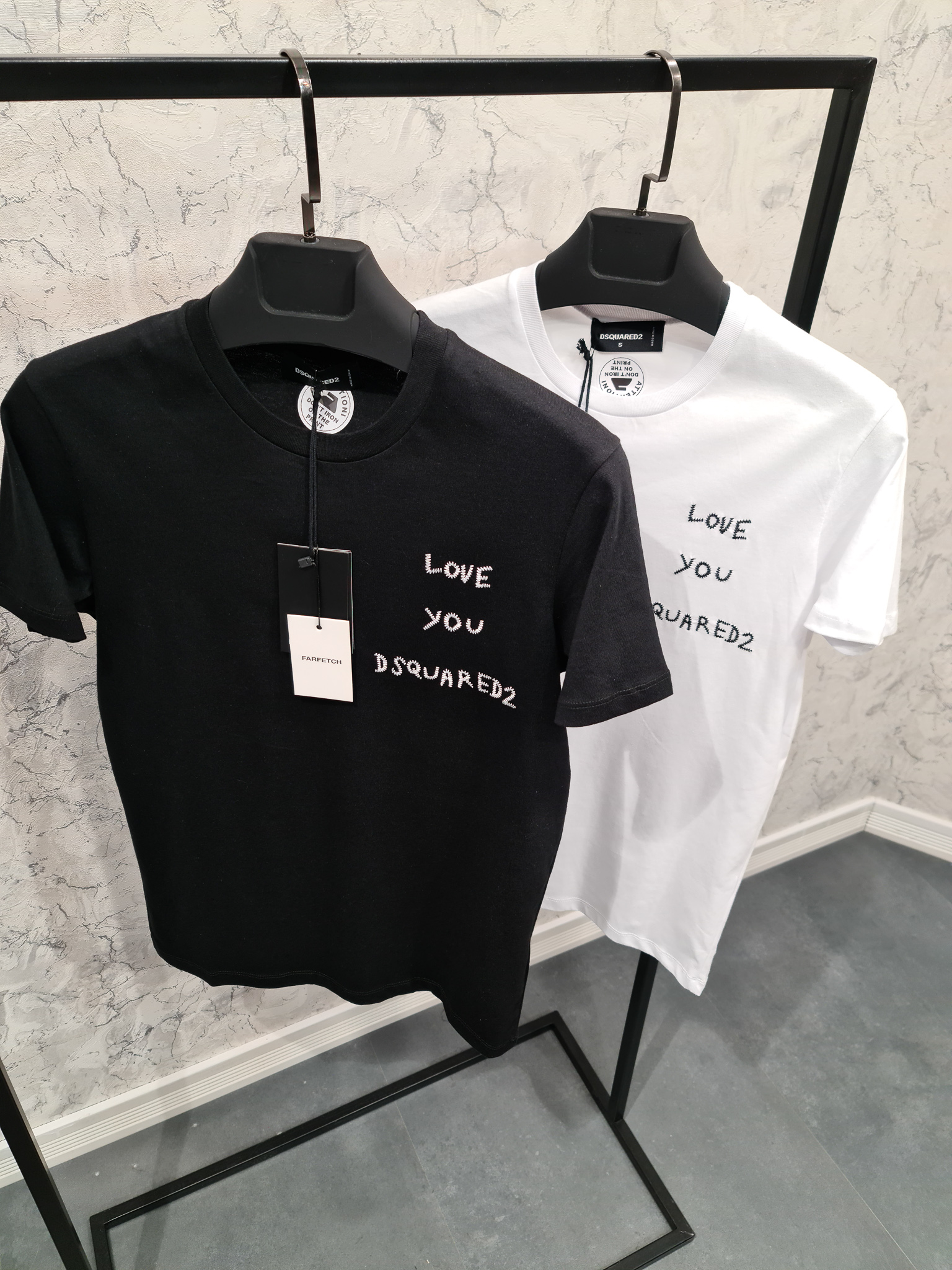 Erkek%20Slim%20Fit%20Siyah%20Tshirt%2022806S