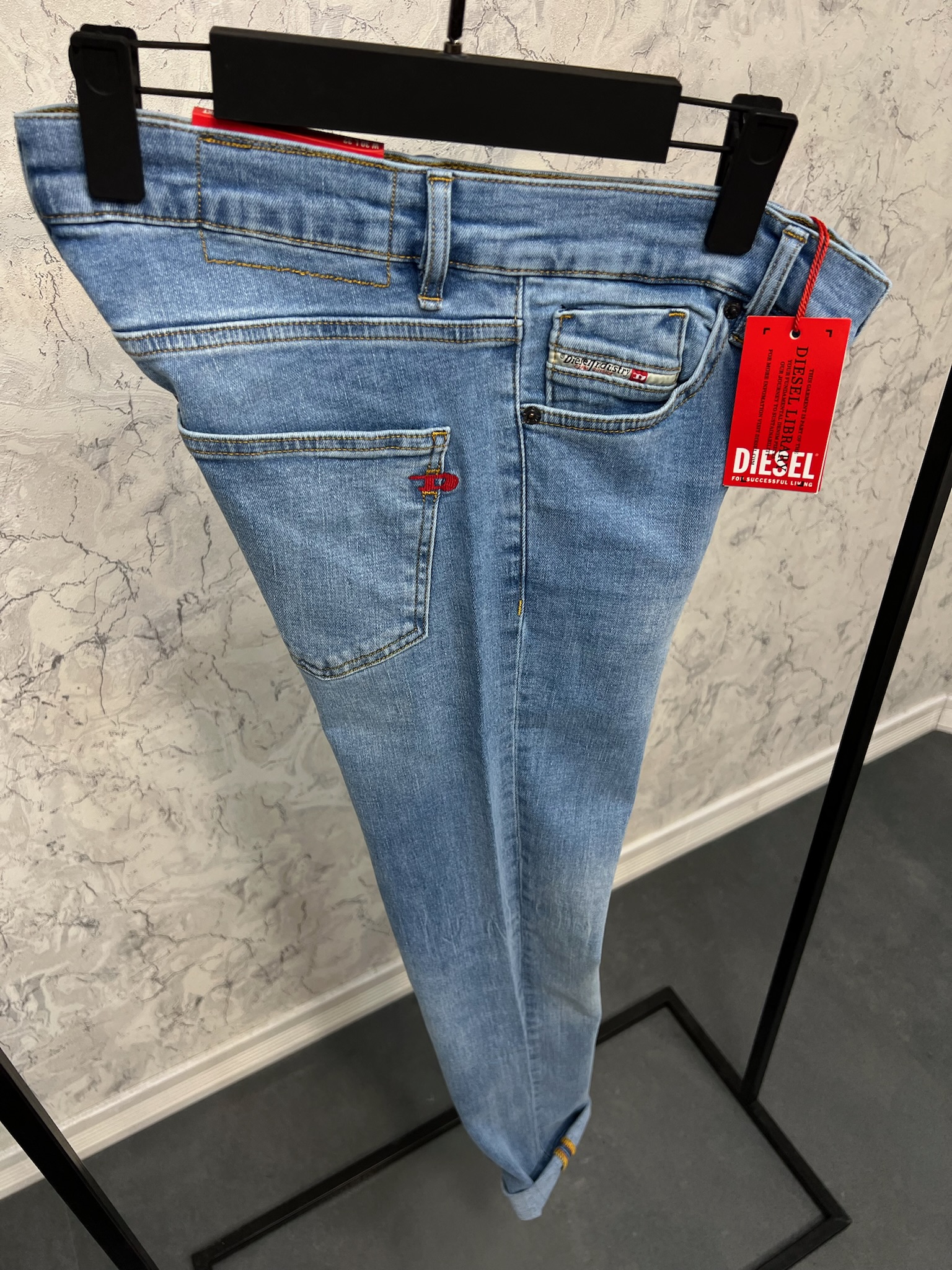 Erkek%20Slim%20Fit%20Kot%20Pantolon%2024C05