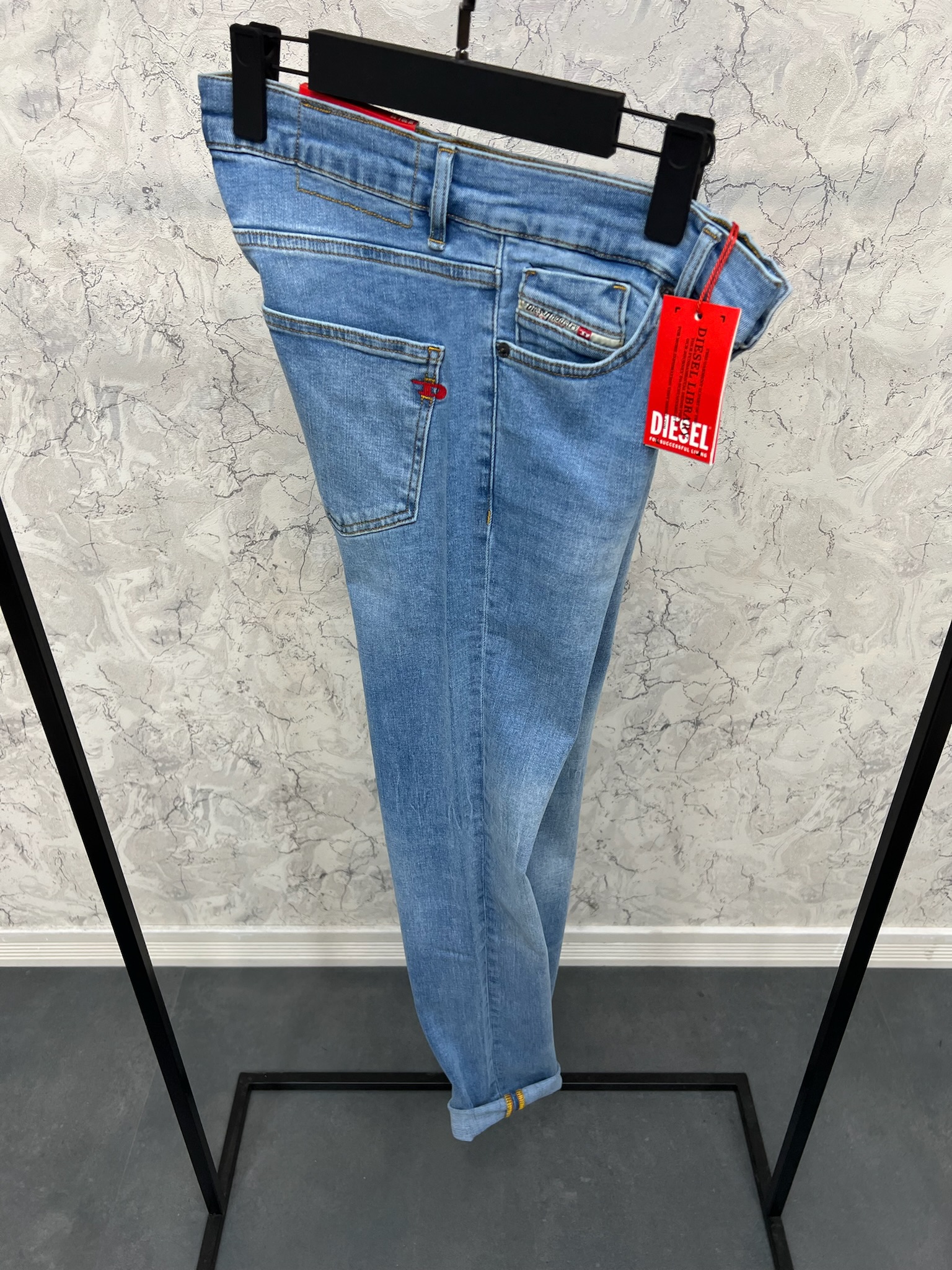 Erkek%20Slim%20Fit%20Kot%20Pantolon%2024C05