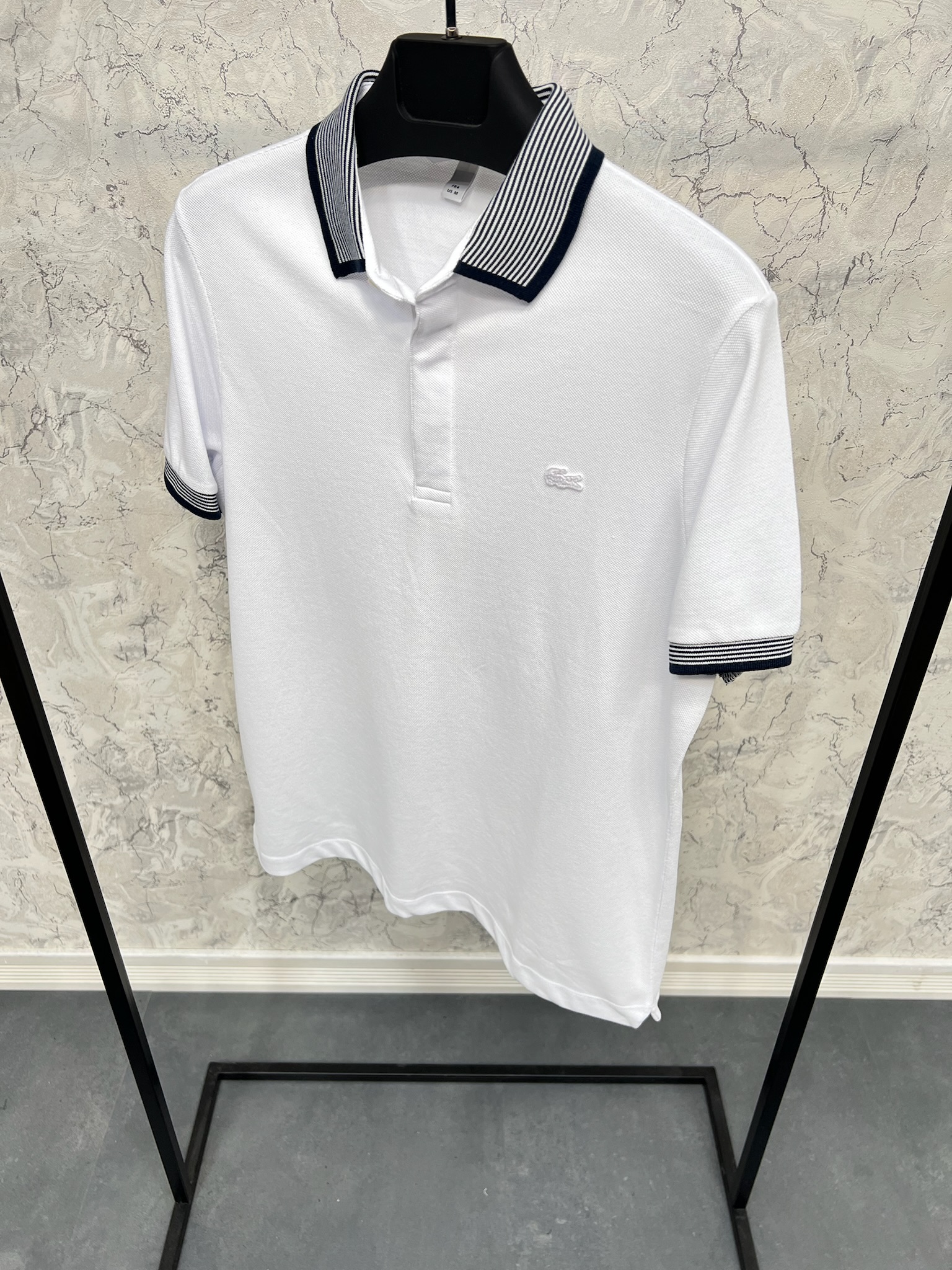 Erkek%20Normal%20%20Fit%20Polo%20Yaka%20T-shirt%208047B