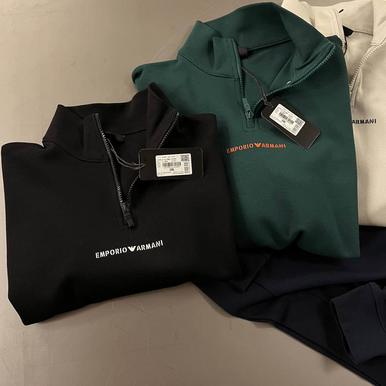 Erkek%20Normal%20%20Fit%20SİYAH%20%20Sweatshirt%20%20%2025K038S