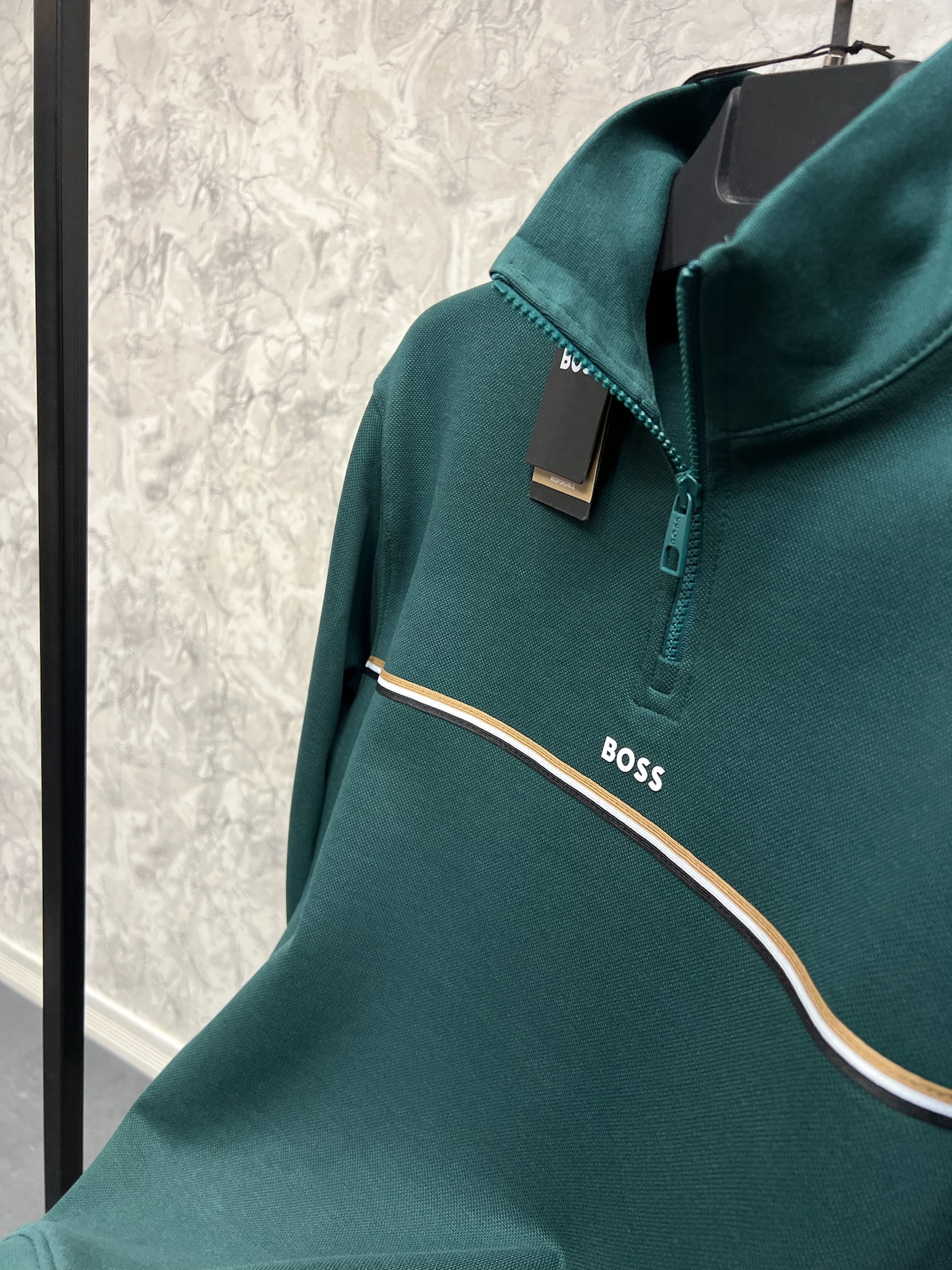 Erkek%20Normal%20%20Fit%20Sweatshirt%2025K010Y