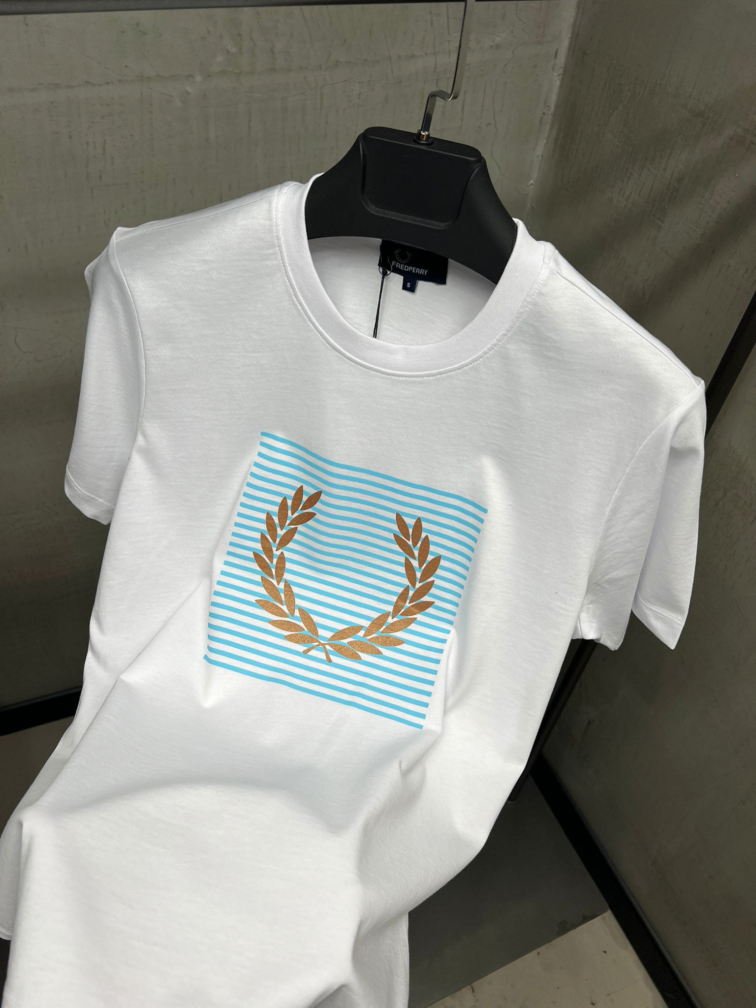 Erkek%20Slim%20Fit%20Tshirt%206107B