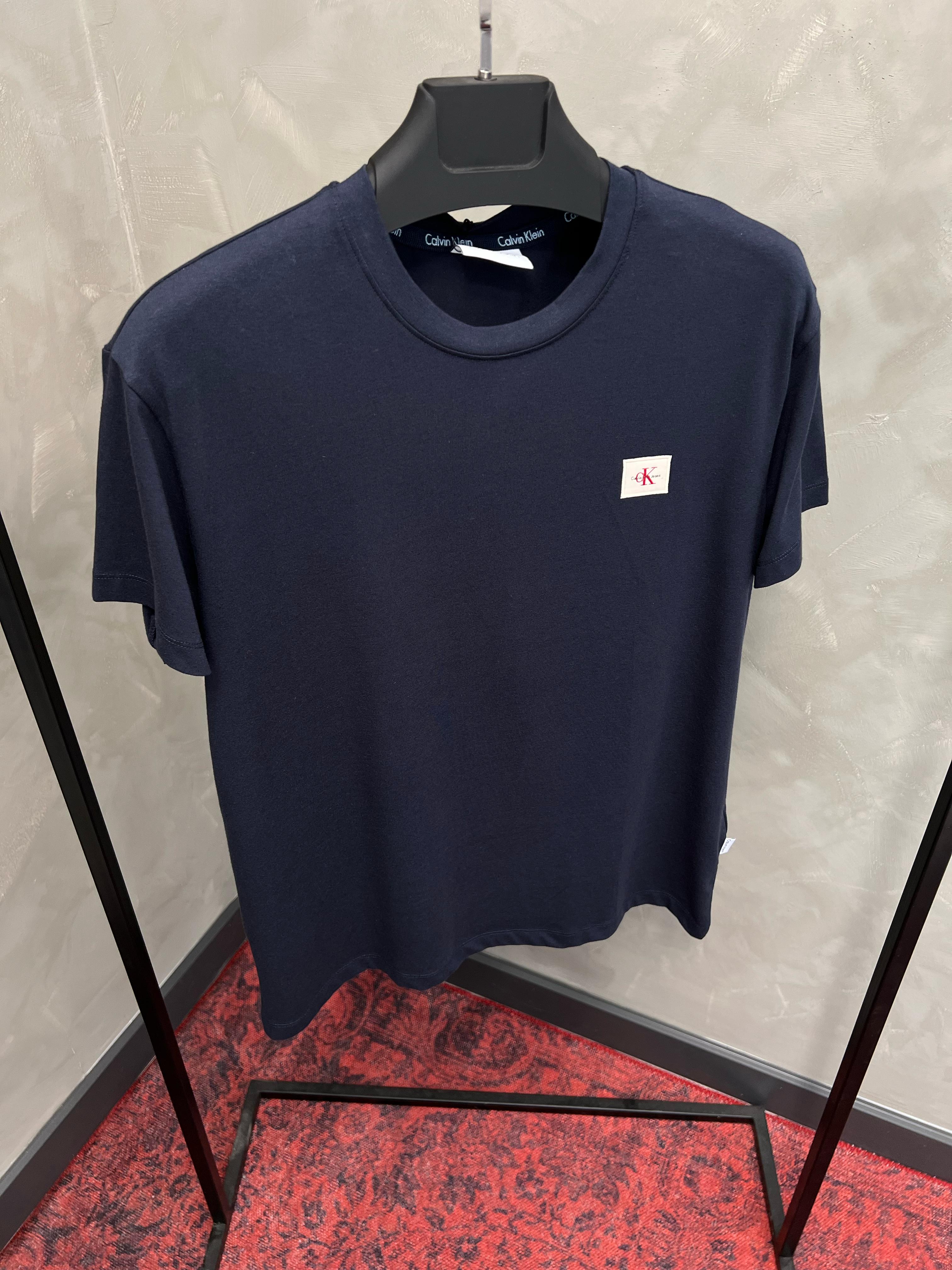Erkek%20Slim%20Fit%20T-shirt