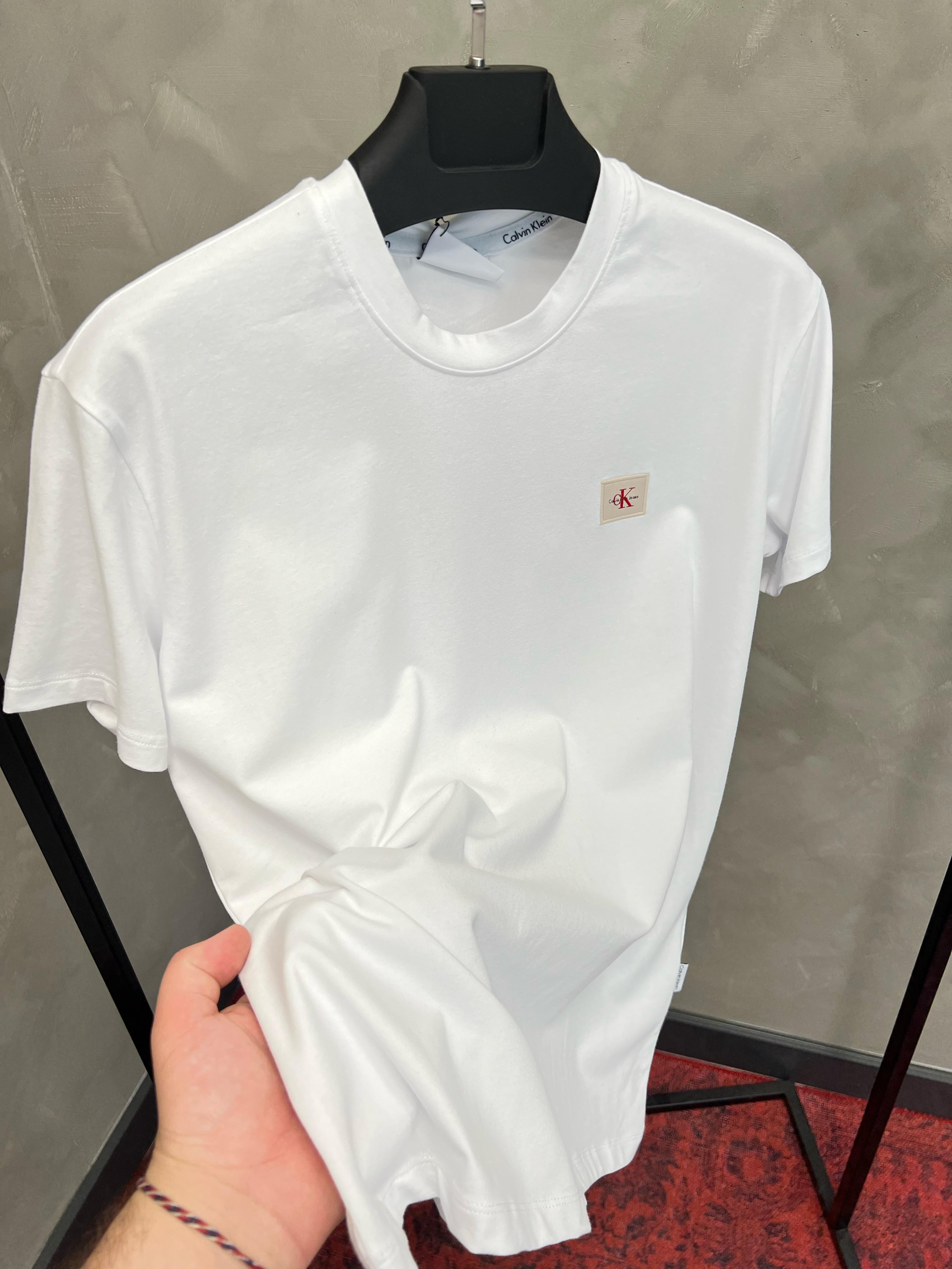 Erkek%20Slim%20Fit%20T-shirt