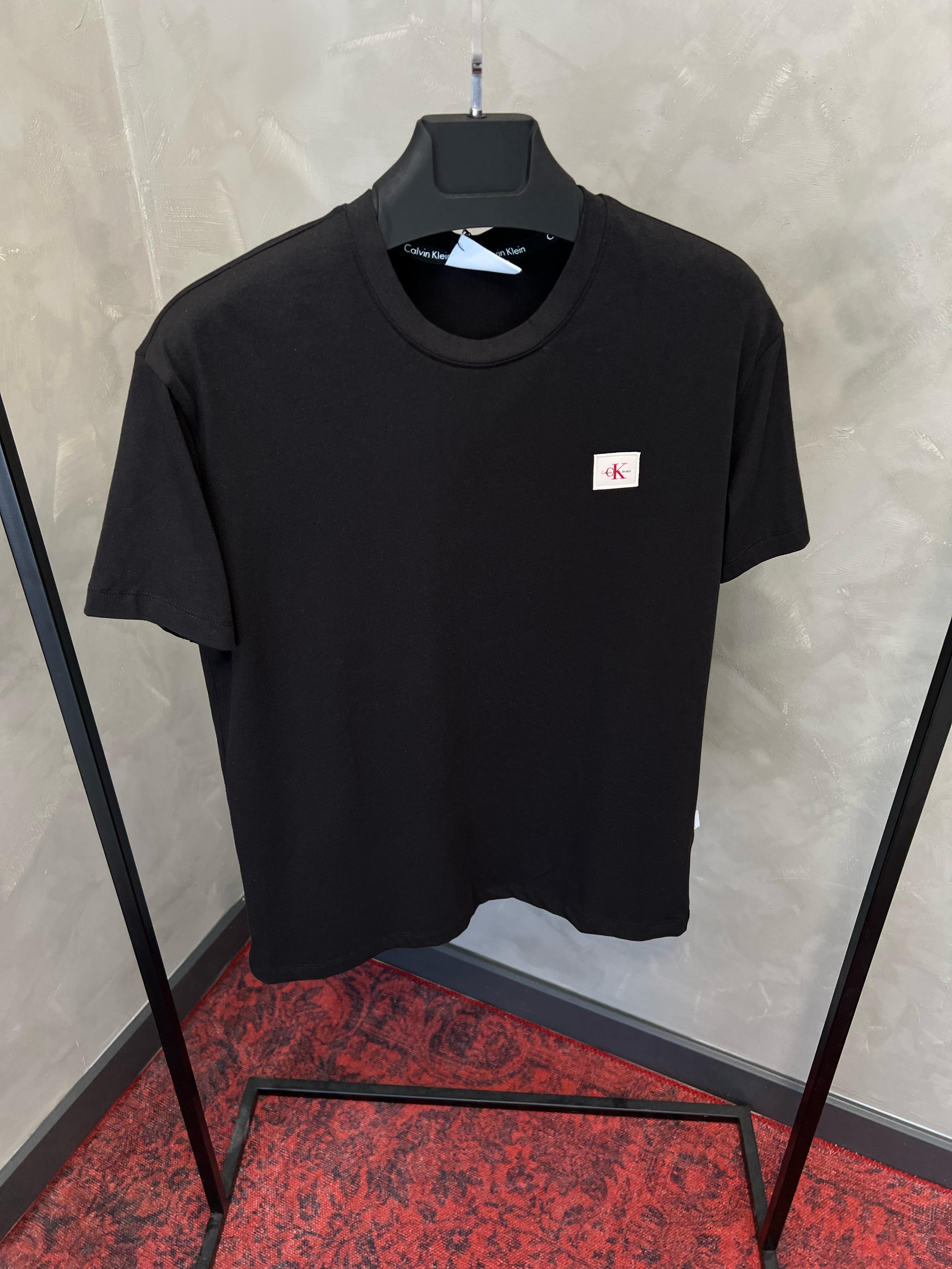 Erkek%20Slim%20Fit%20T-shirt