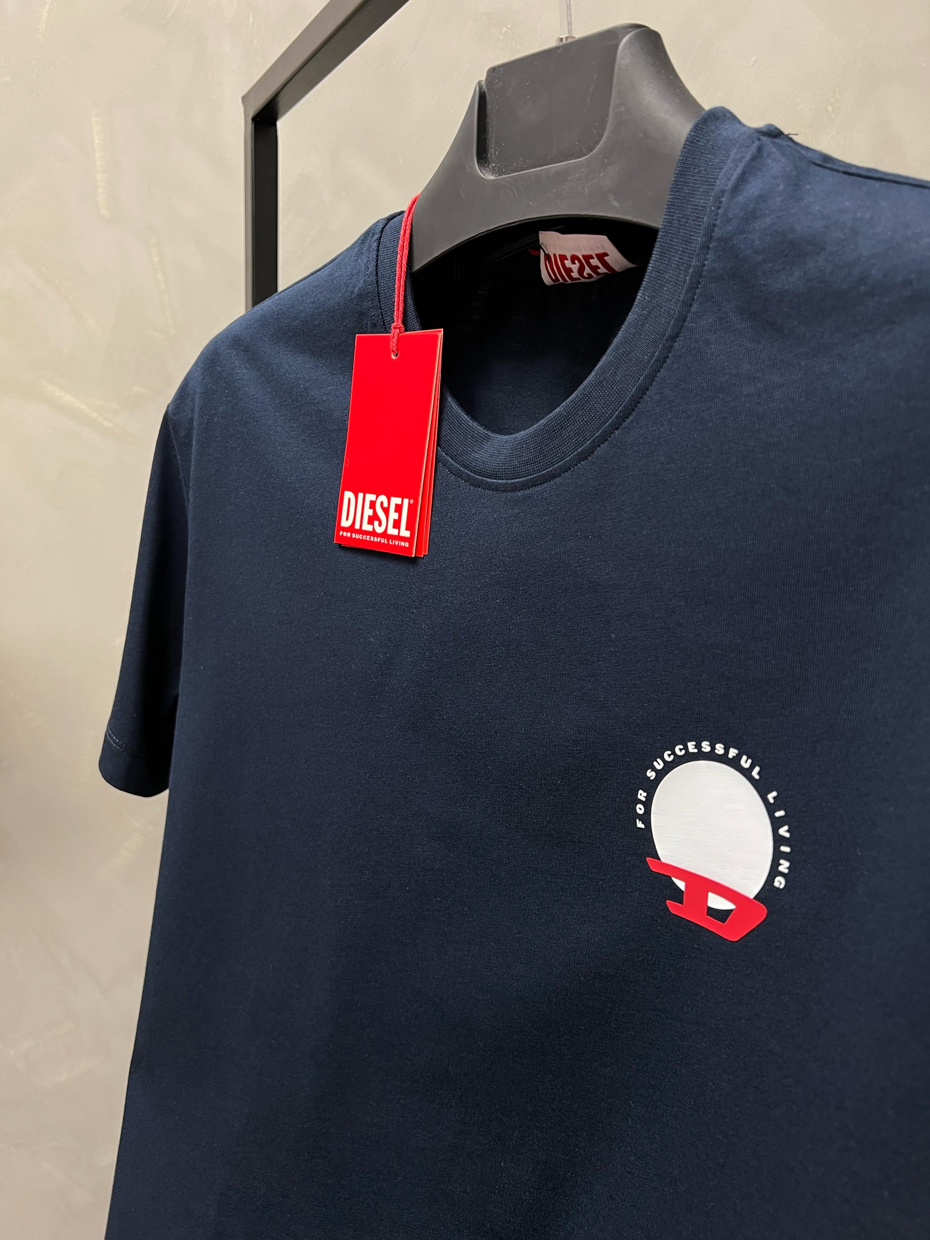 Erkek%20Slim%20Fit%20T-shirt