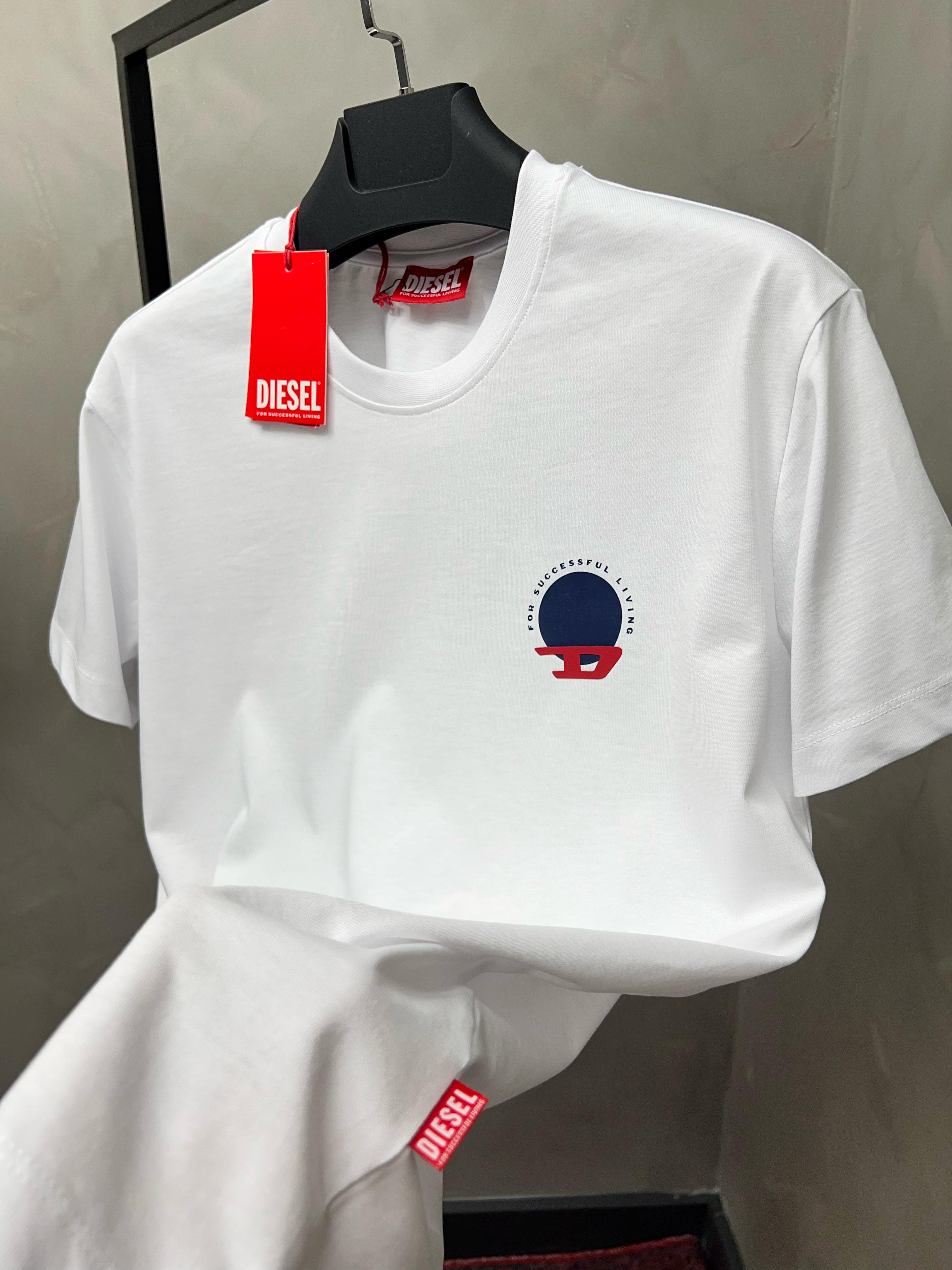 Erkek%20Slim%20Fit%20T-shirt