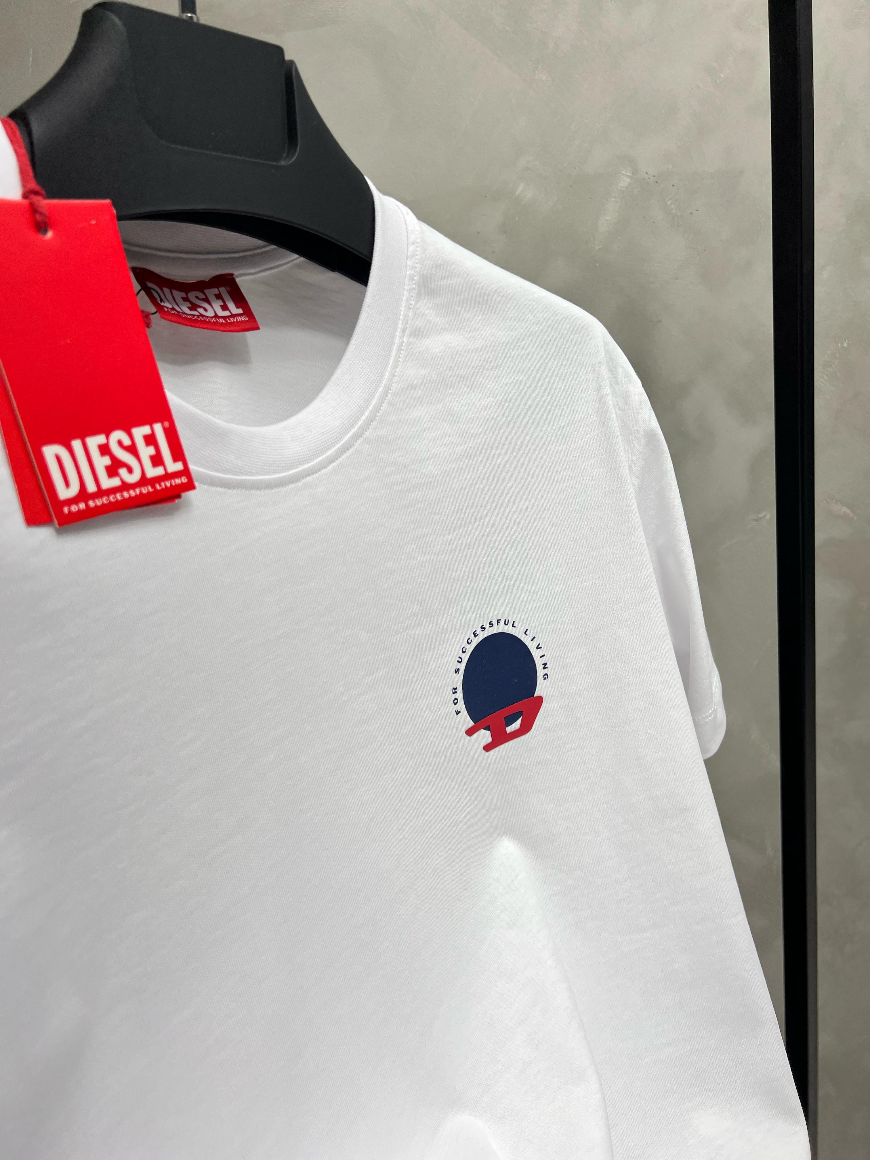 Erkek%20Slim%20Fit%20T-shirt