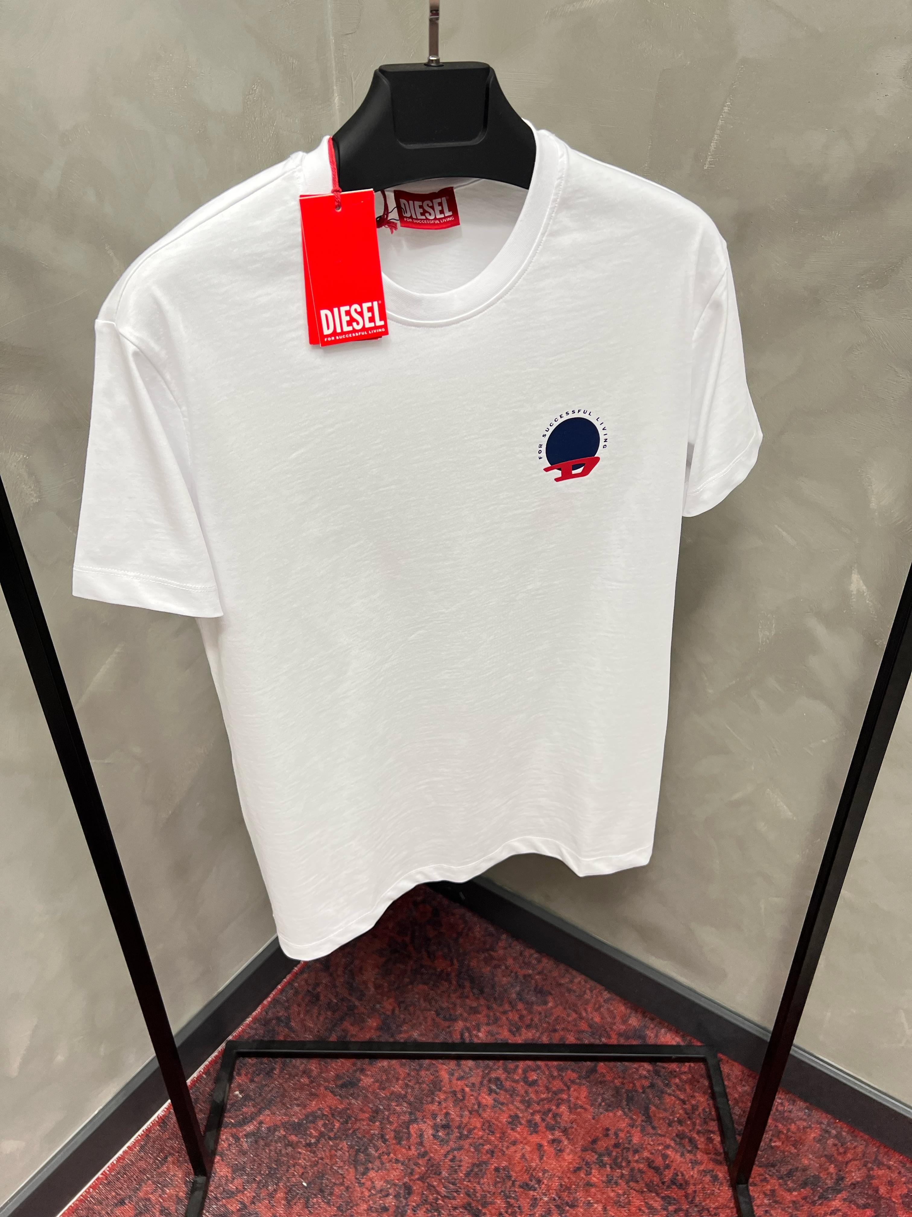 Erkek%20Slim%20Fit%20T-shirt