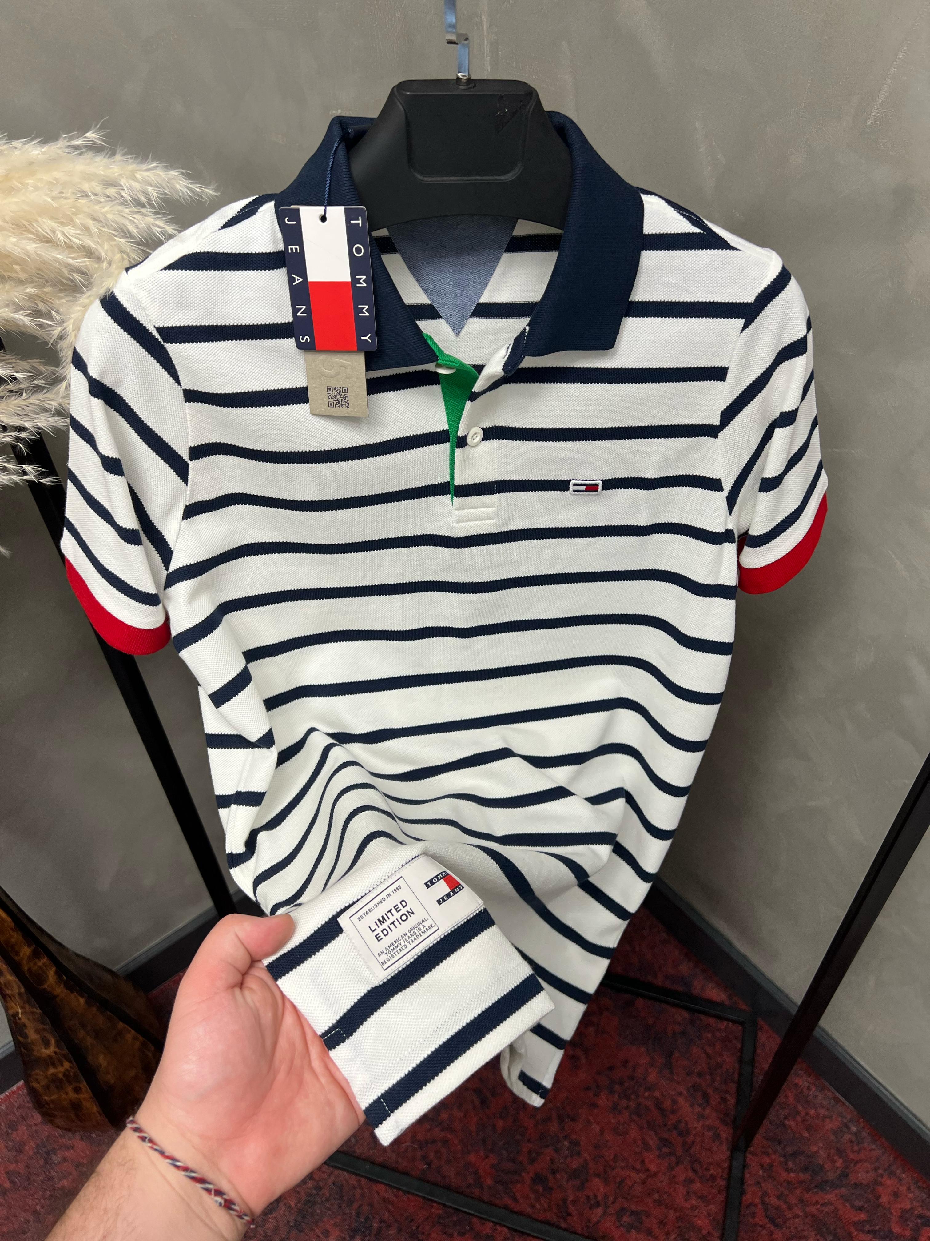Erkek%20Normal%20%20Fit%20%20%20Polo%20Yaka%20T-shirt%208005