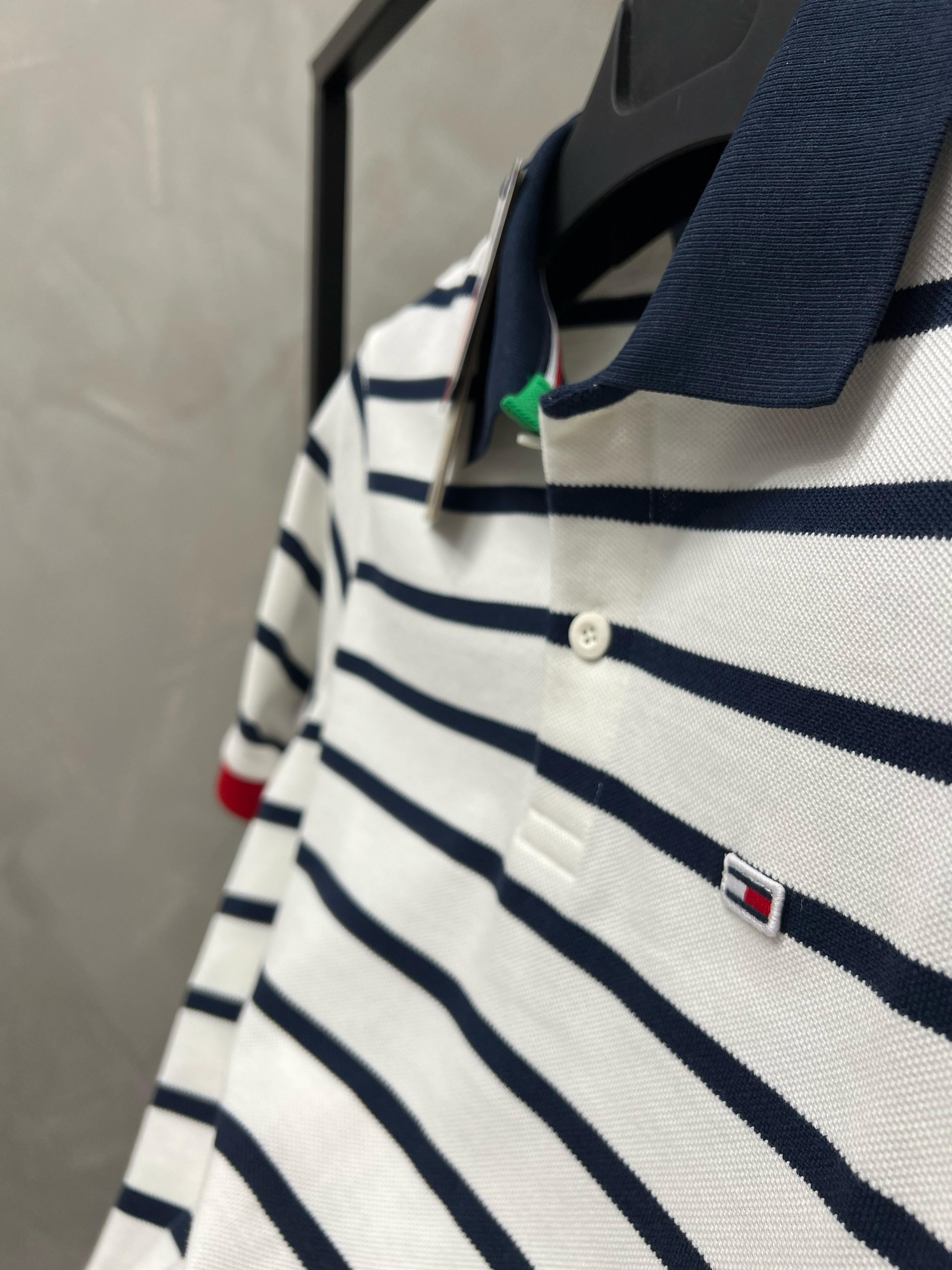Erkek%20Normal%20%20Fit%20%20%20Polo%20Yaka%20T-shirt%208005