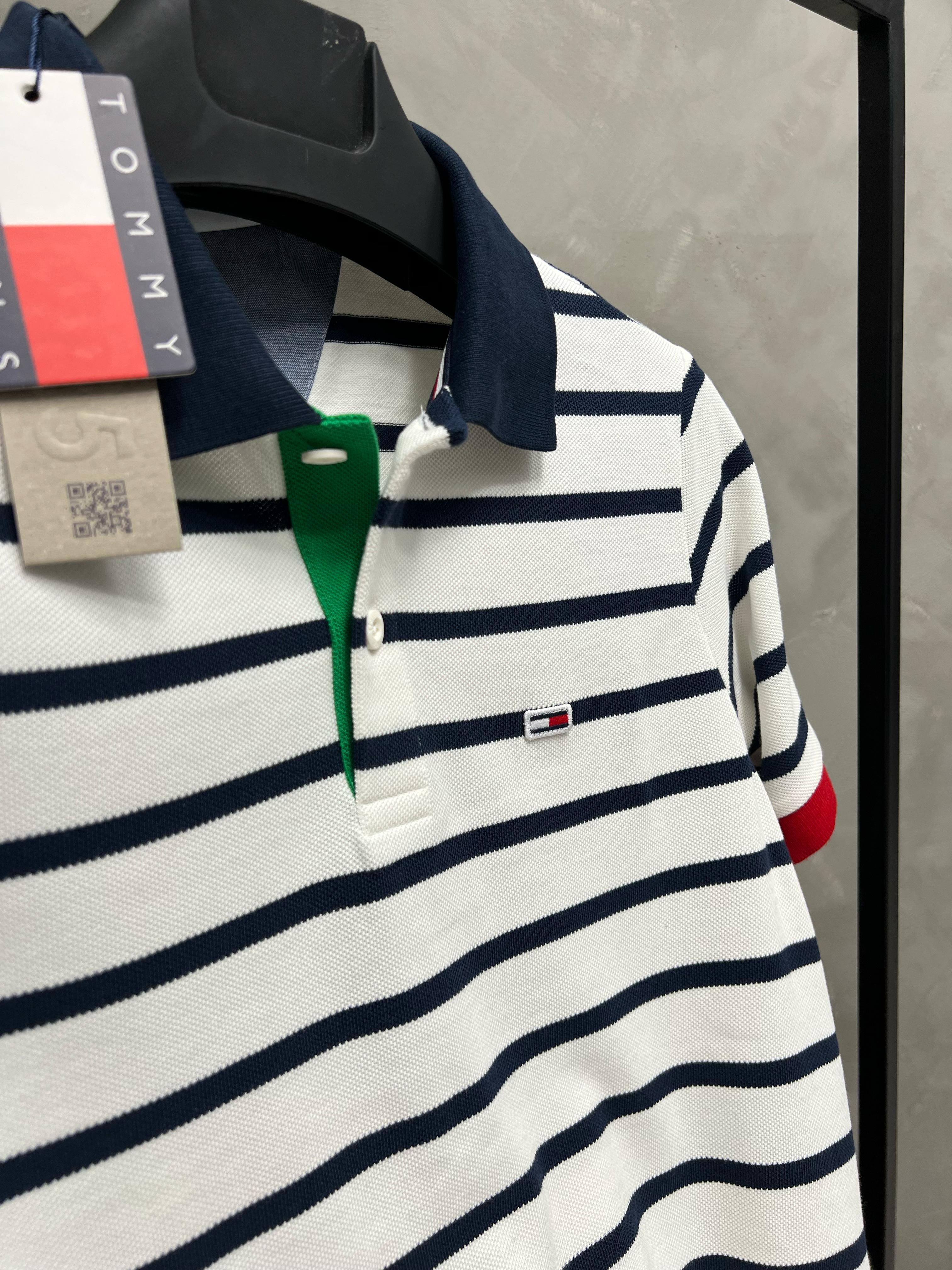 Erkek%20Normal%20%20Fit%20%20%20Polo%20Yaka%20T-shirt%208005