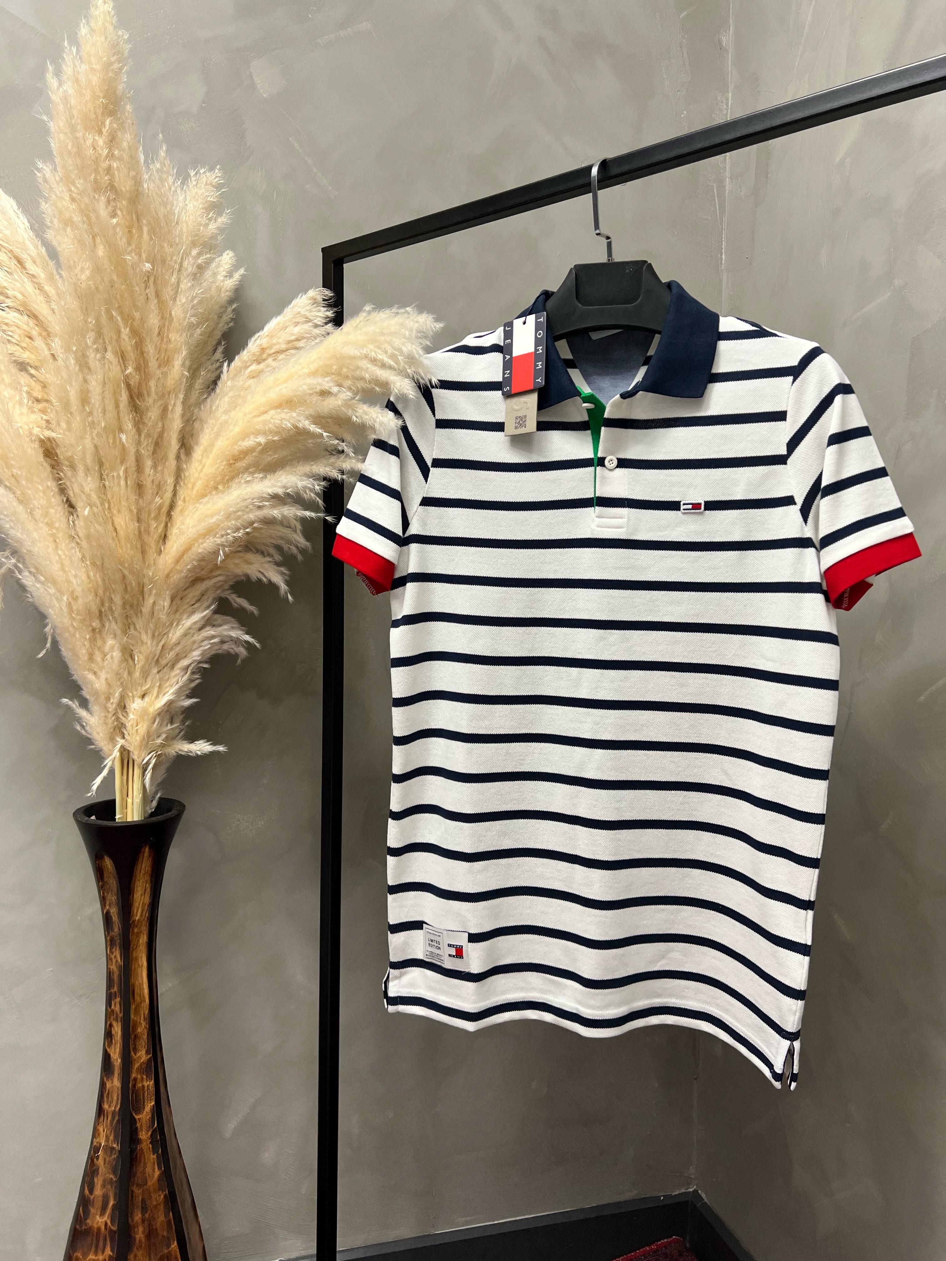 Erkek%20Normal%20%20Fit%20%20%20Polo%20Yaka%20T-shirt%208005