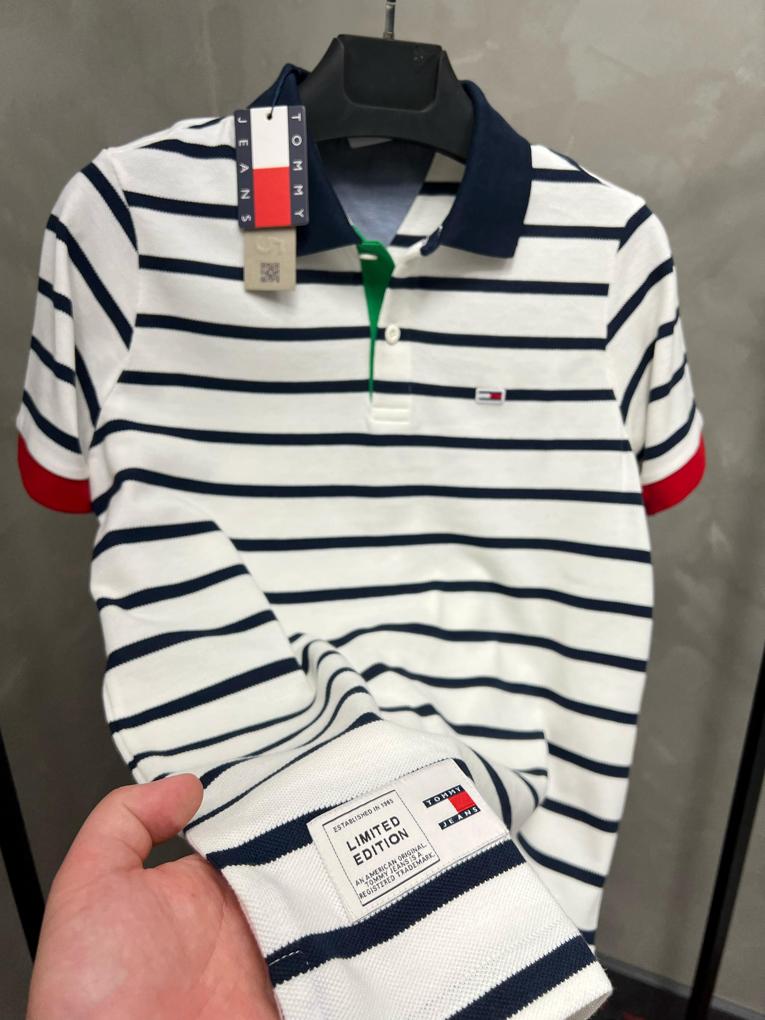 Erkek%20Normal%20%20Fit%20%20%20Polo%20Yaka%20T-shirt%208005