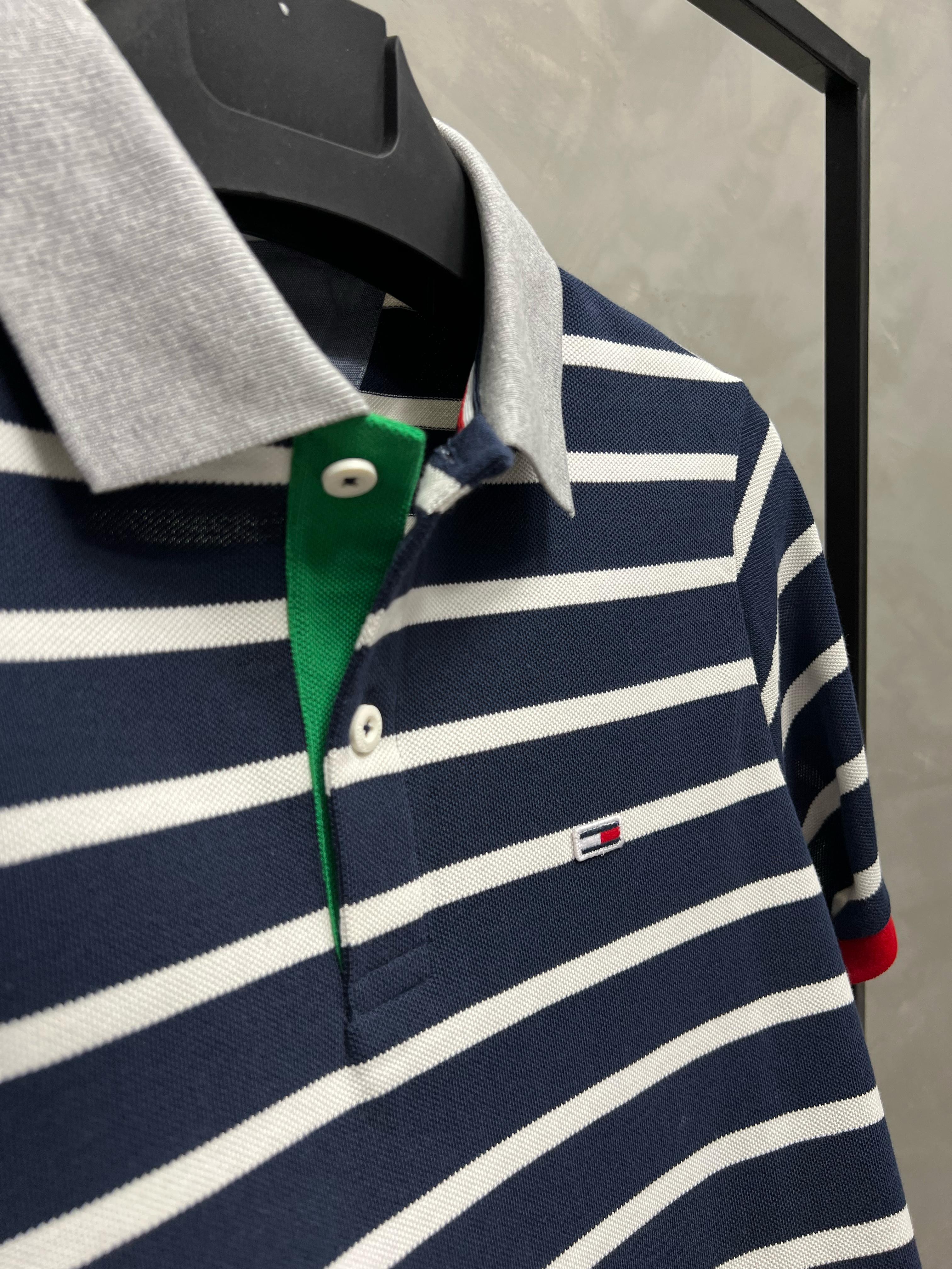 Erkek%20Normal%20Fit%20Polo%20Yaka%20T-shirt%208005L