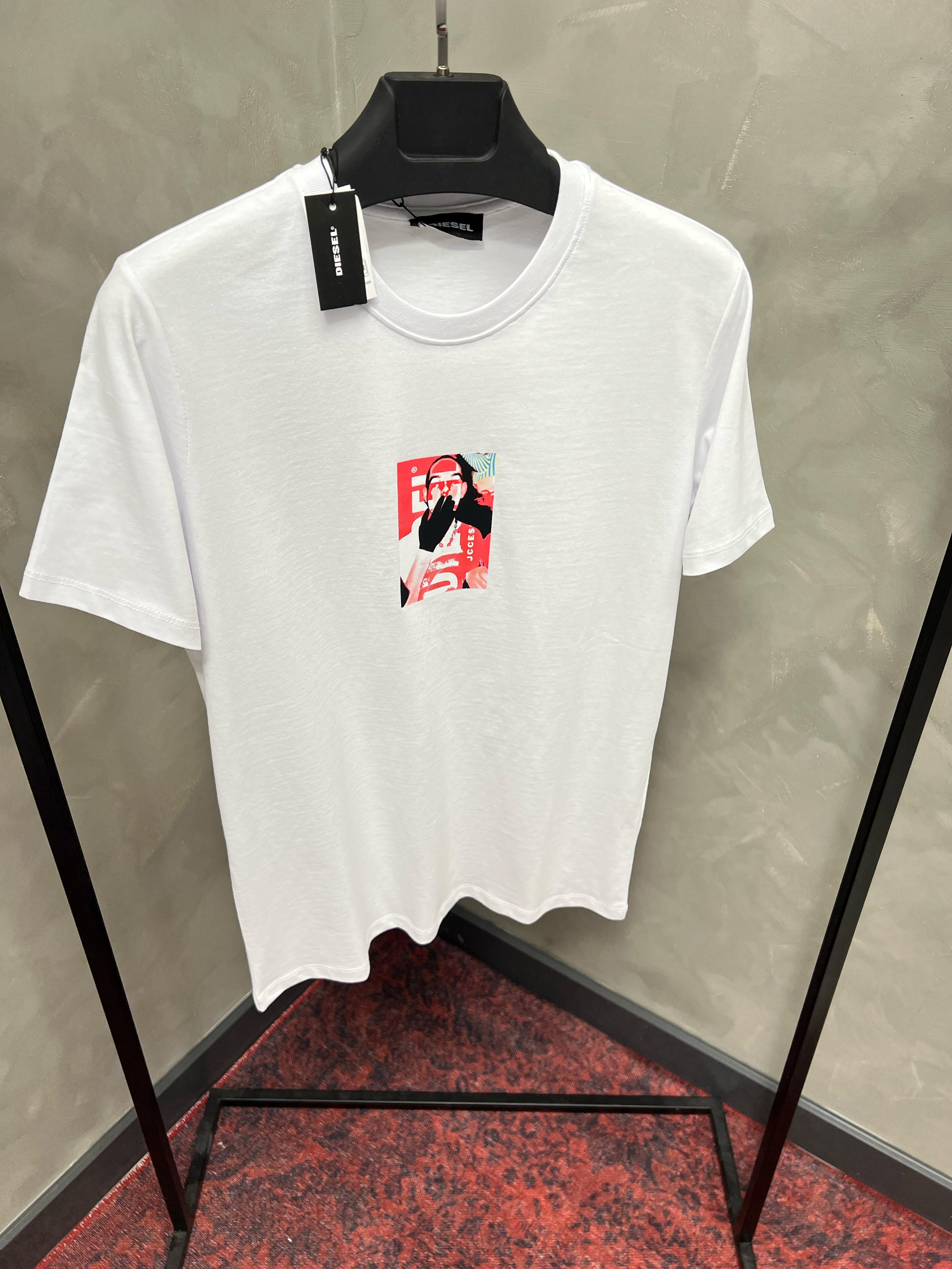 Erkek%20Normal%20Fit%20T-shirt