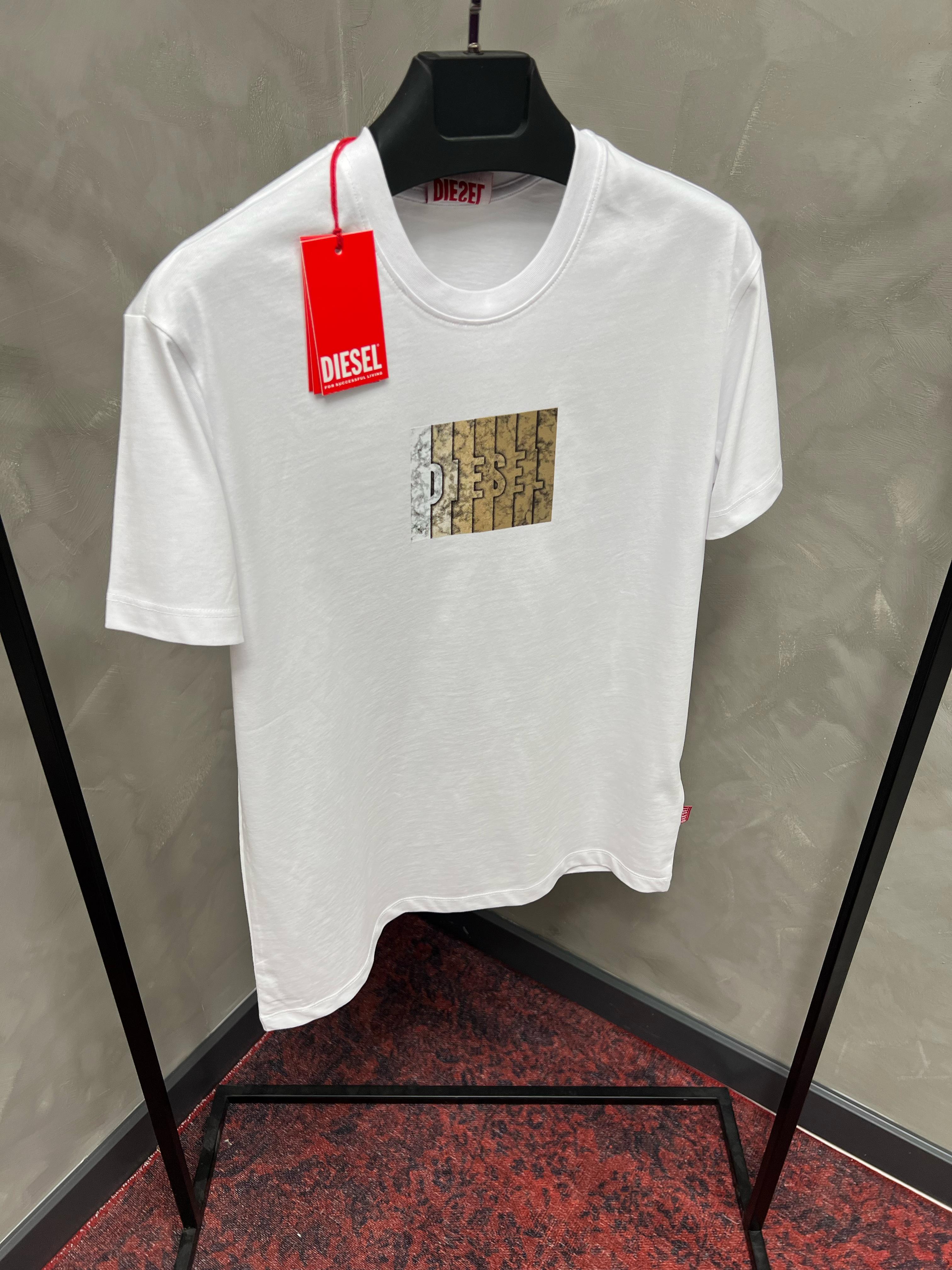 Erkek%20Slim%20Fit%20Tshirt%20